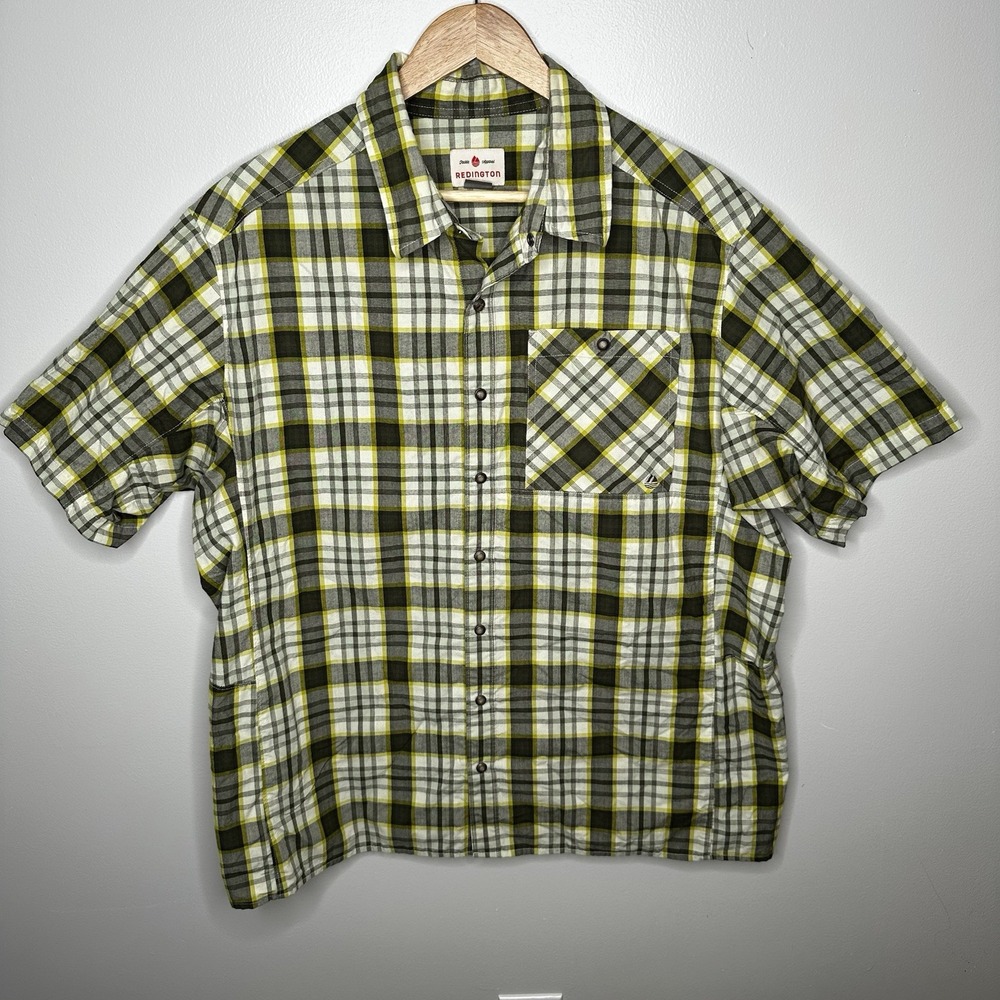 Redington Shirt Mens XL Green Yellow Plaid Short Sleeve Vented Fishing Utility